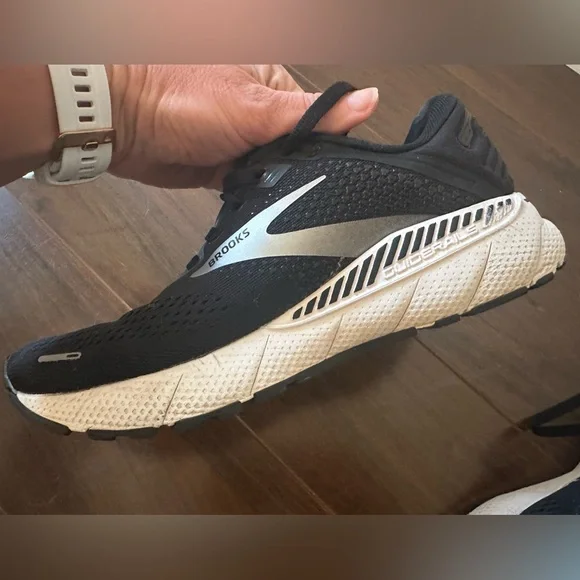 Brooks Adrenaline GTS22 Running Shoes Sz 8 - Picture 11 of 15